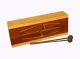 Pentatonische Schlitztrommel aus Holz kaufen München, Schlitz-Trommel kaufen Bayern,  buy wooden tongue-drum, Orffsches Instrument - pentatonische Zungentrommel aus Holz kaufen BRD, Schlitztrommel aus Holz, natur mit Mahagonizungen