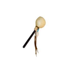 Große Rinderhaut-Rassel mit Entenfeder, blau - für schamanische Arbeit kaufen München, buy rattle made of cow skin, decorated with duck feather, schamanische Maraka, Maraca kaufen Bayern, Schamanen-Rassel kaufen BRD, Große Rinderhautrassel mit Entenfeder